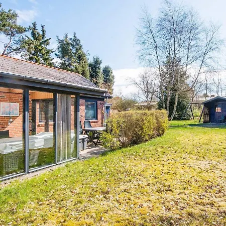 5 Person Holiday In F Rvang 度假居